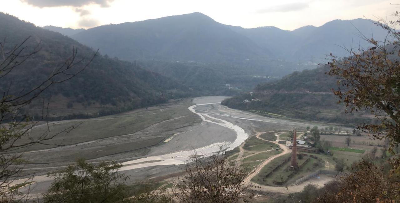 Nakshatra Resort Kunihar エクステリア 写真