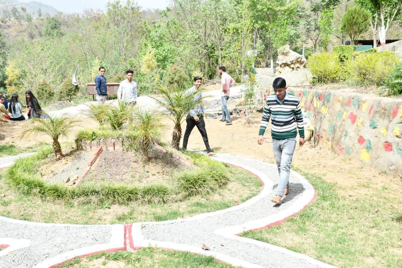 Nakshatra Resort Kunihar エクステリア 写真
