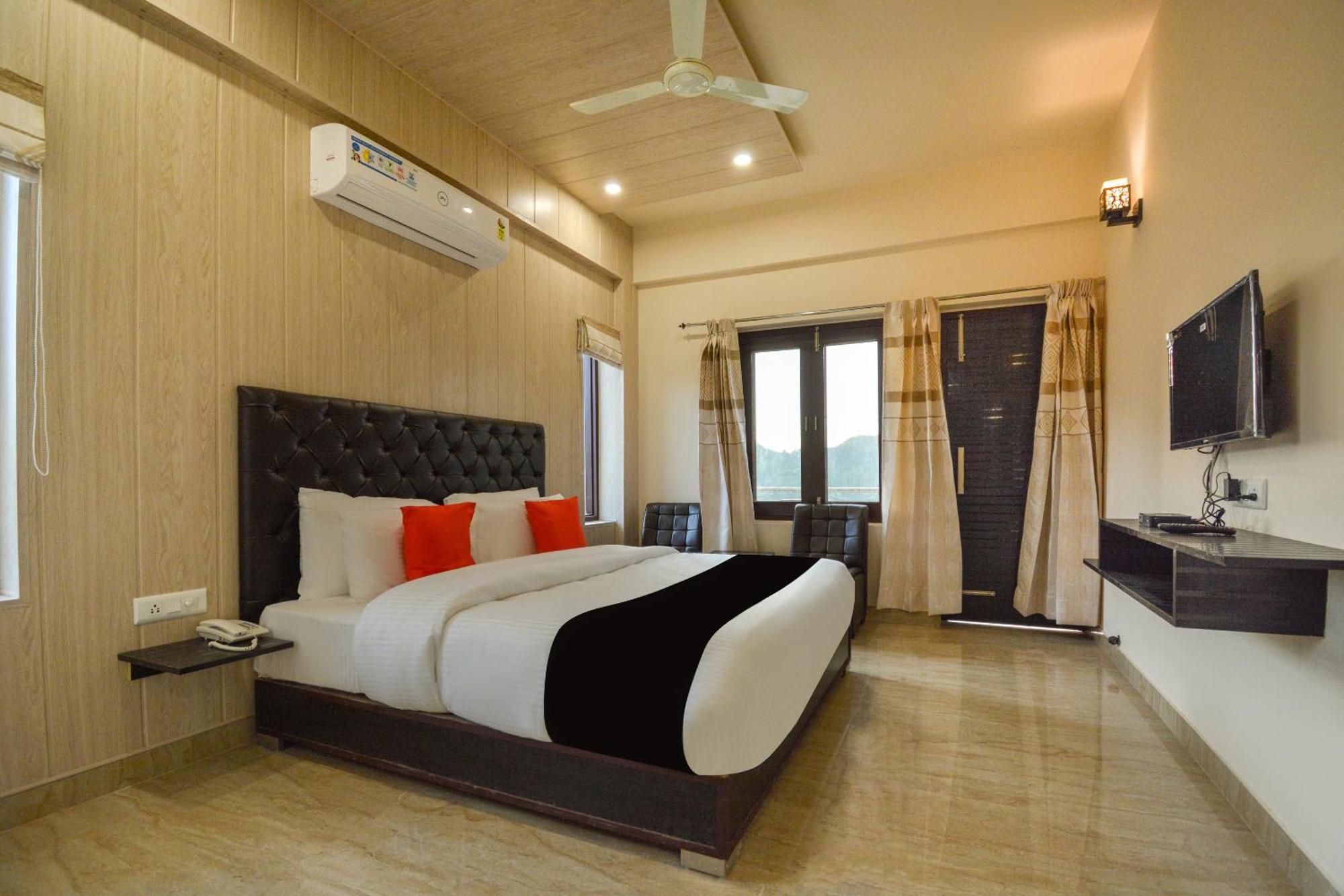 Nakshatra Resort Kunihar エクステリア 写真