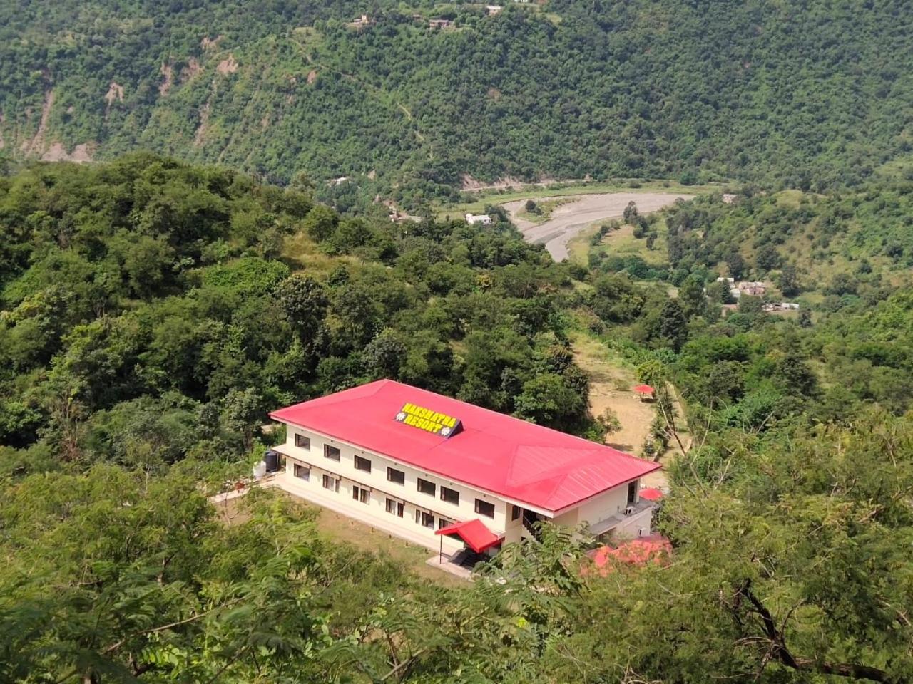 Nakshatra Resort Kunihar エクステリア 写真