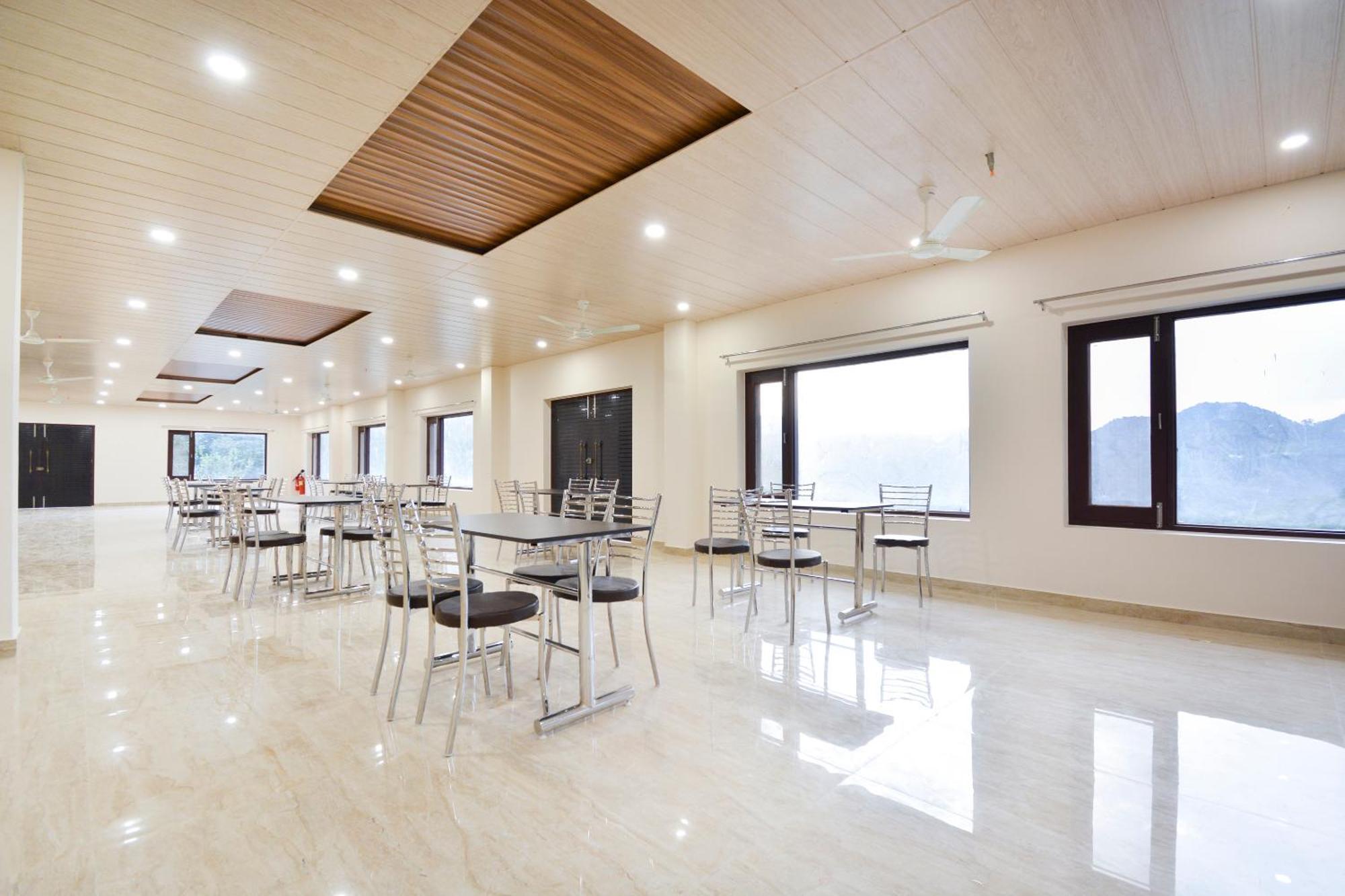 Nakshatra Resort Kunihar エクステリア 写真